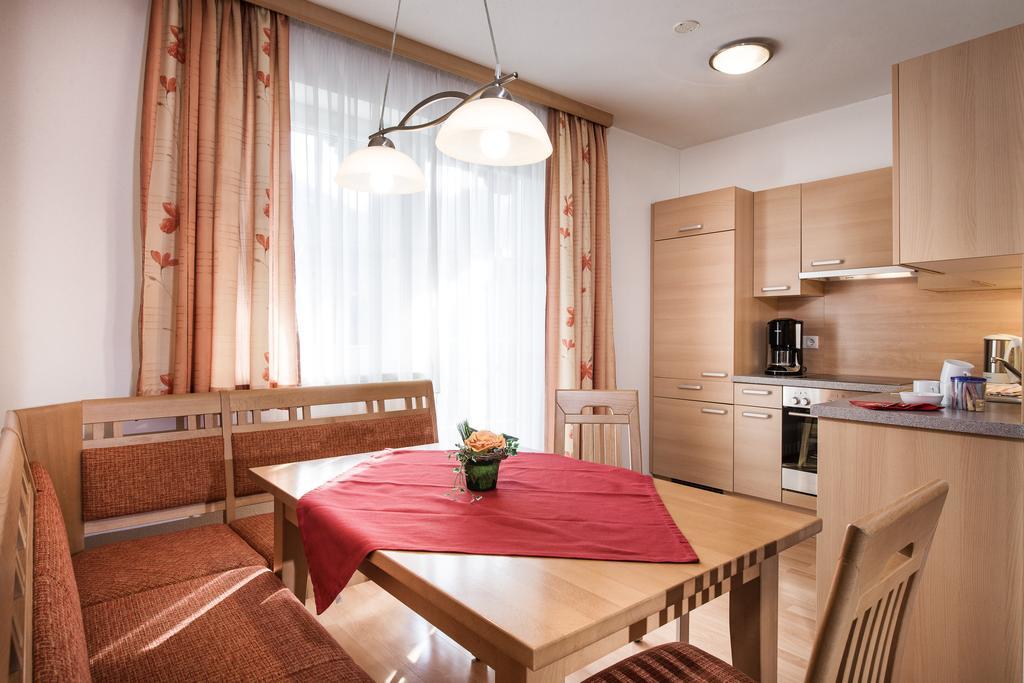 Appartements Salzburgerhof Флахау Стая снимка